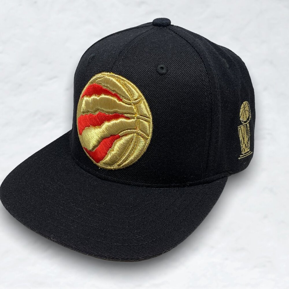 Toronto Raptors Mitchell & Ness Finals Championship Trophy Snapback